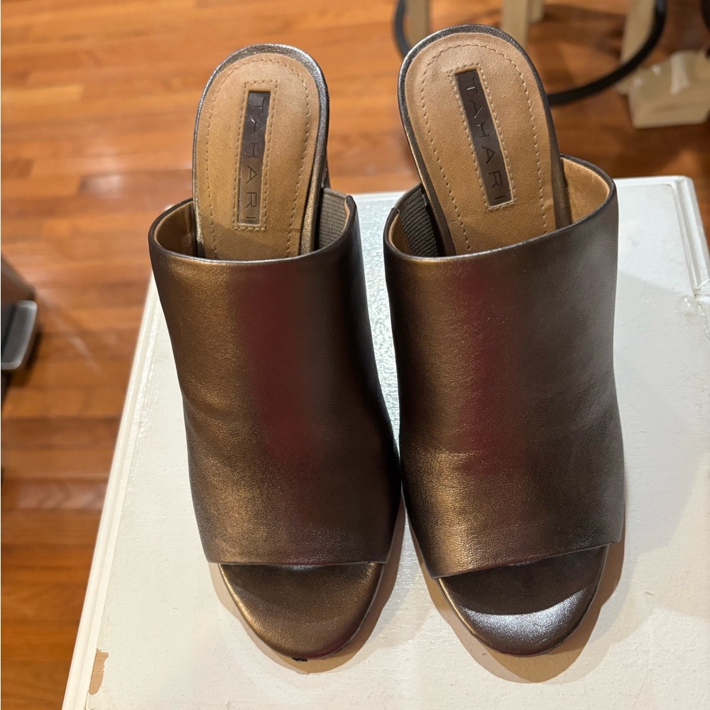 Tahari Women's Metallic Gray Open-Toe Mules